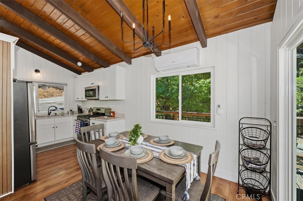 27809 North Bay Road Lake Arrowhead, CA 92352 - Photo 9 of 38