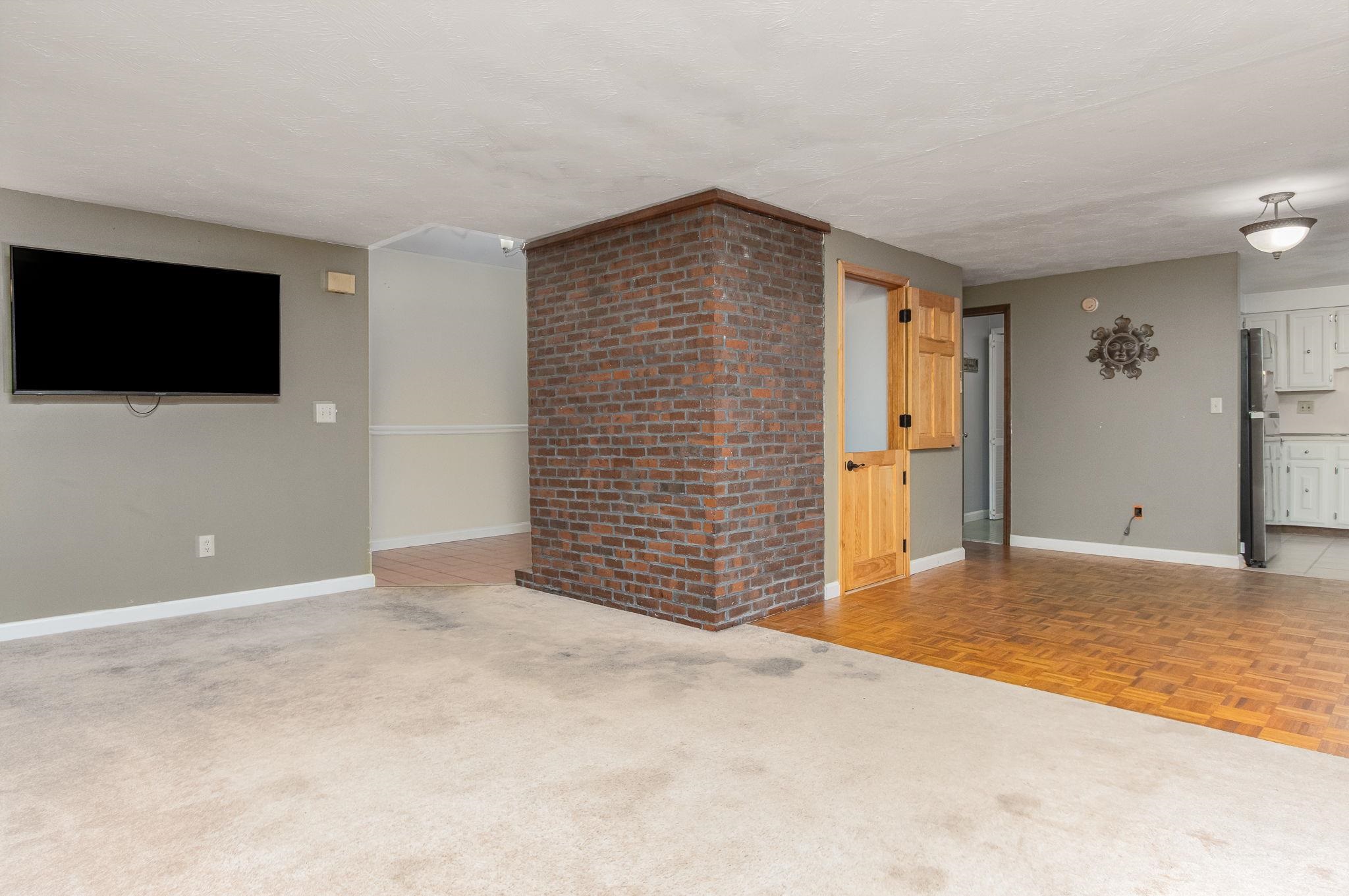 20 Redfield Circle Derry, NH 03038 - Photo 23 of 54