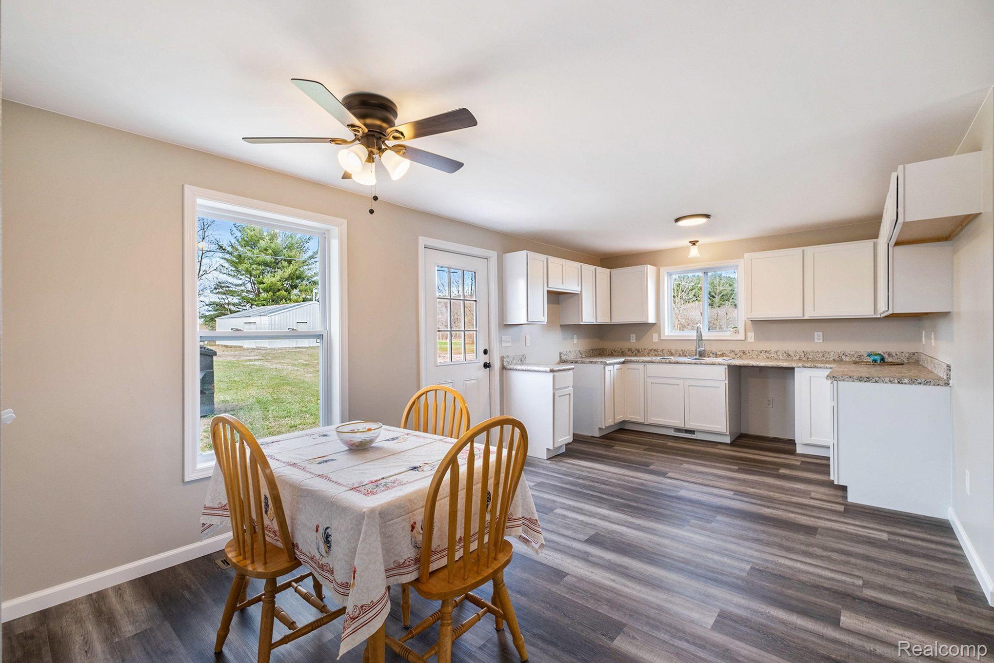 11547 Silver Lake Road Byron, MI 48418 - Photo 10 of 31