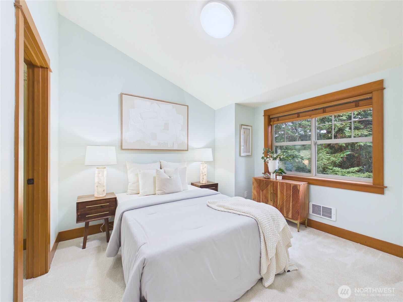 741 North 94th Street, Unit B Seattle, WA 98103 - Photo 25 of 32