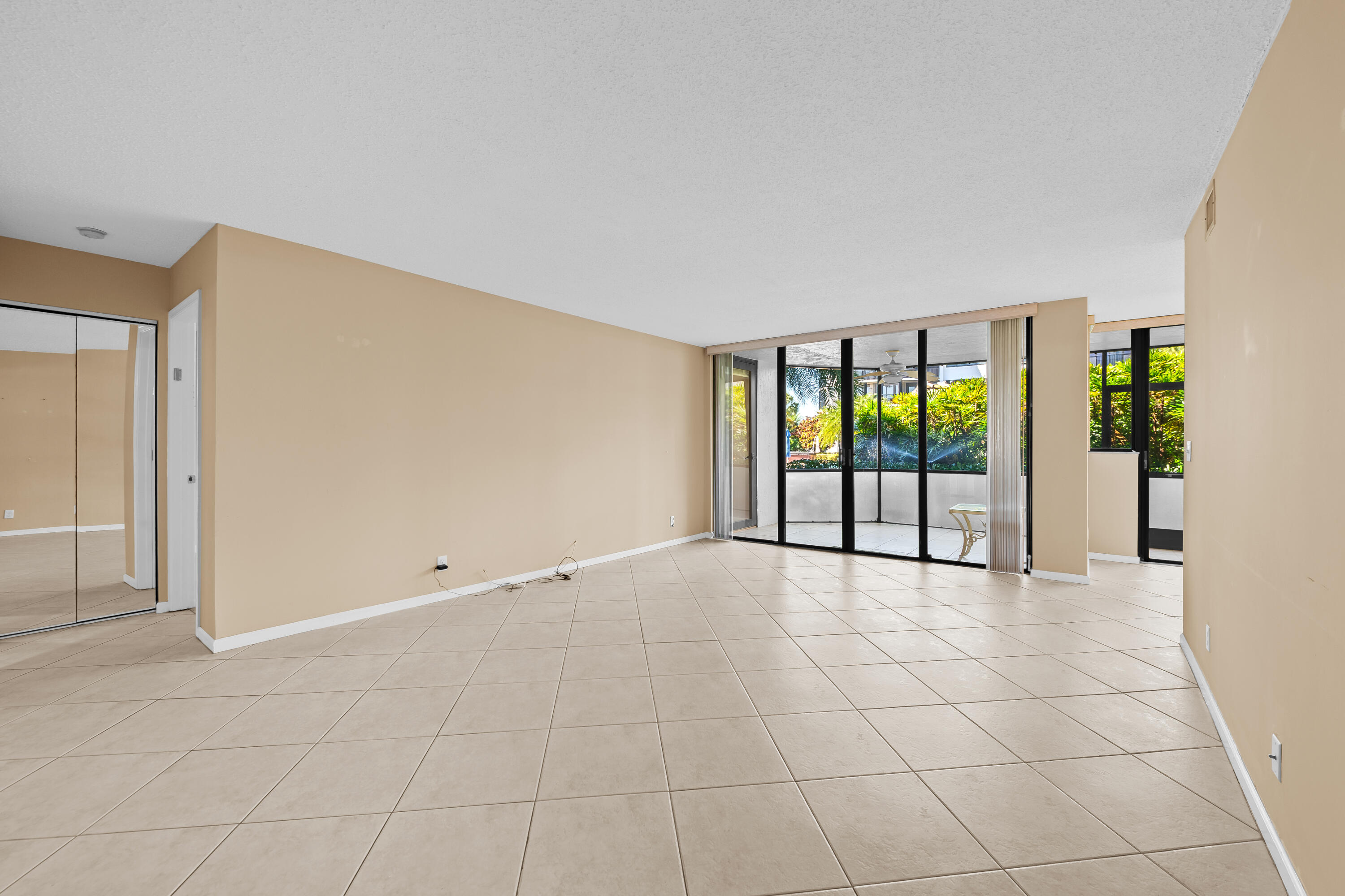 800 Jeffery Street, Unit 103 Boca Raton, FL 33487 - Photo 13 of 40 DSC_6600