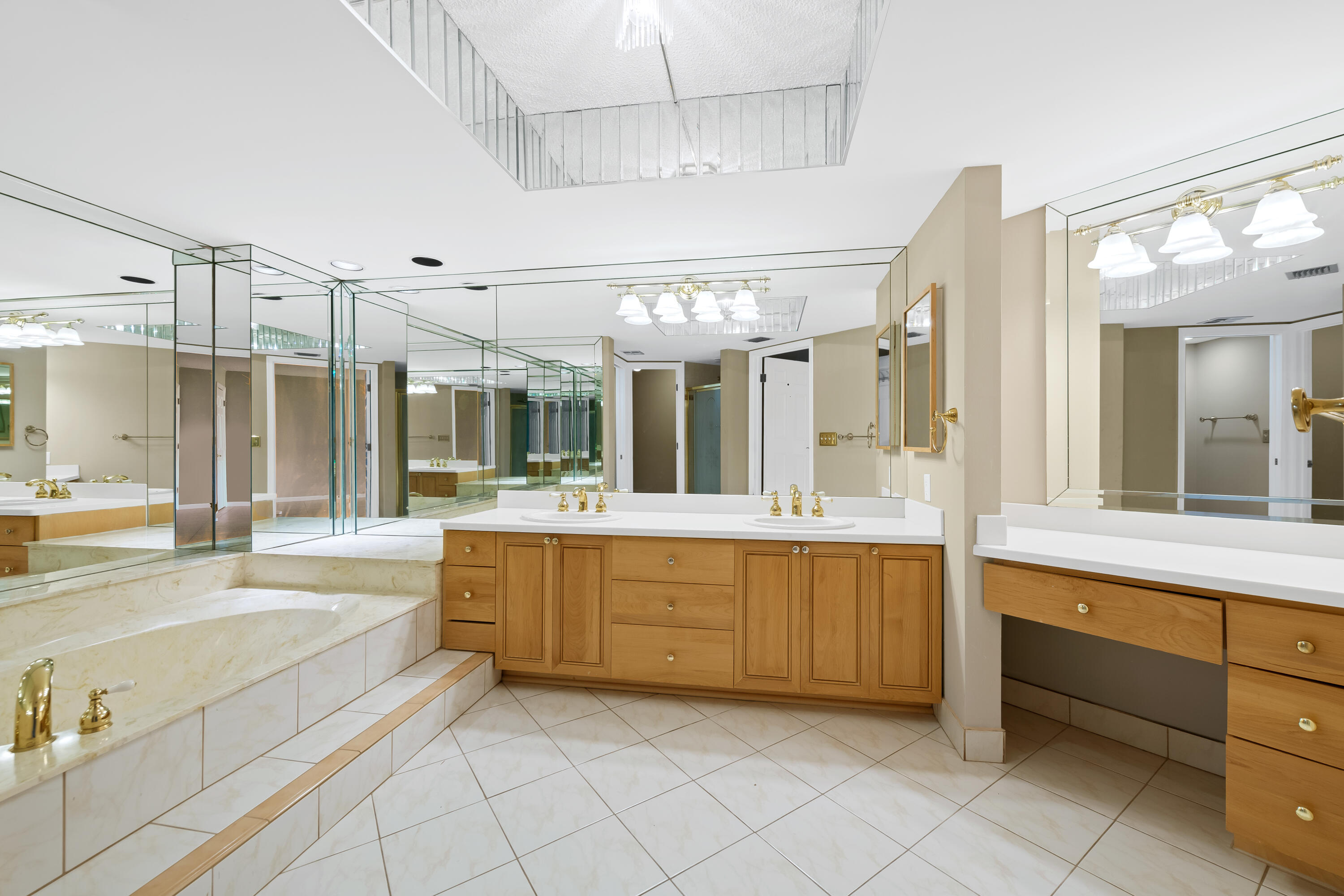 800 Jeffery Street, Unit 103 Boca Raton, FL 33487 - Photo 16 of 40 DSC_6519