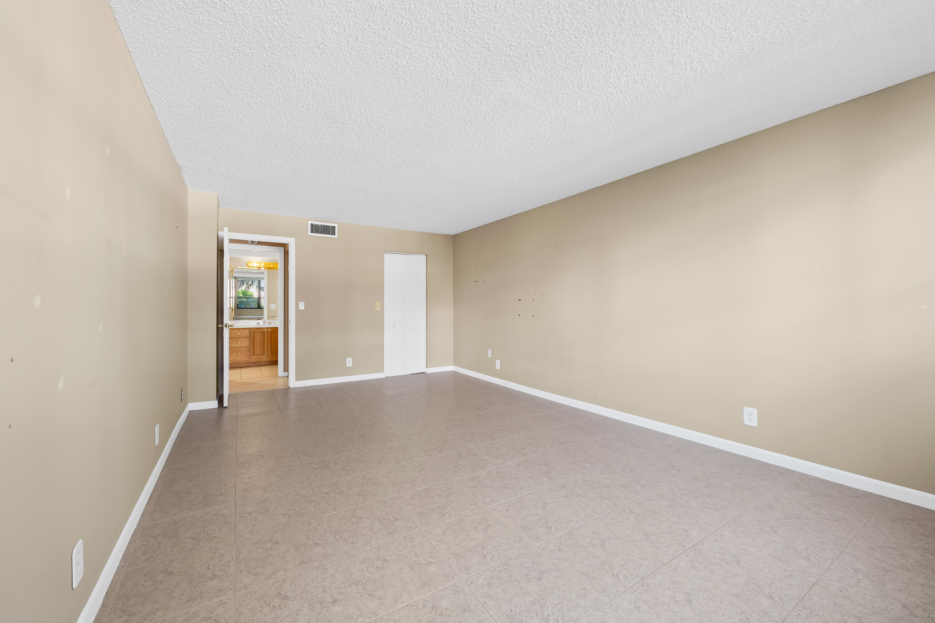 800 Jeffery Street, Unit 103 Boca Raton, FL 33487 - Photo 22 of 40 DSC_6543