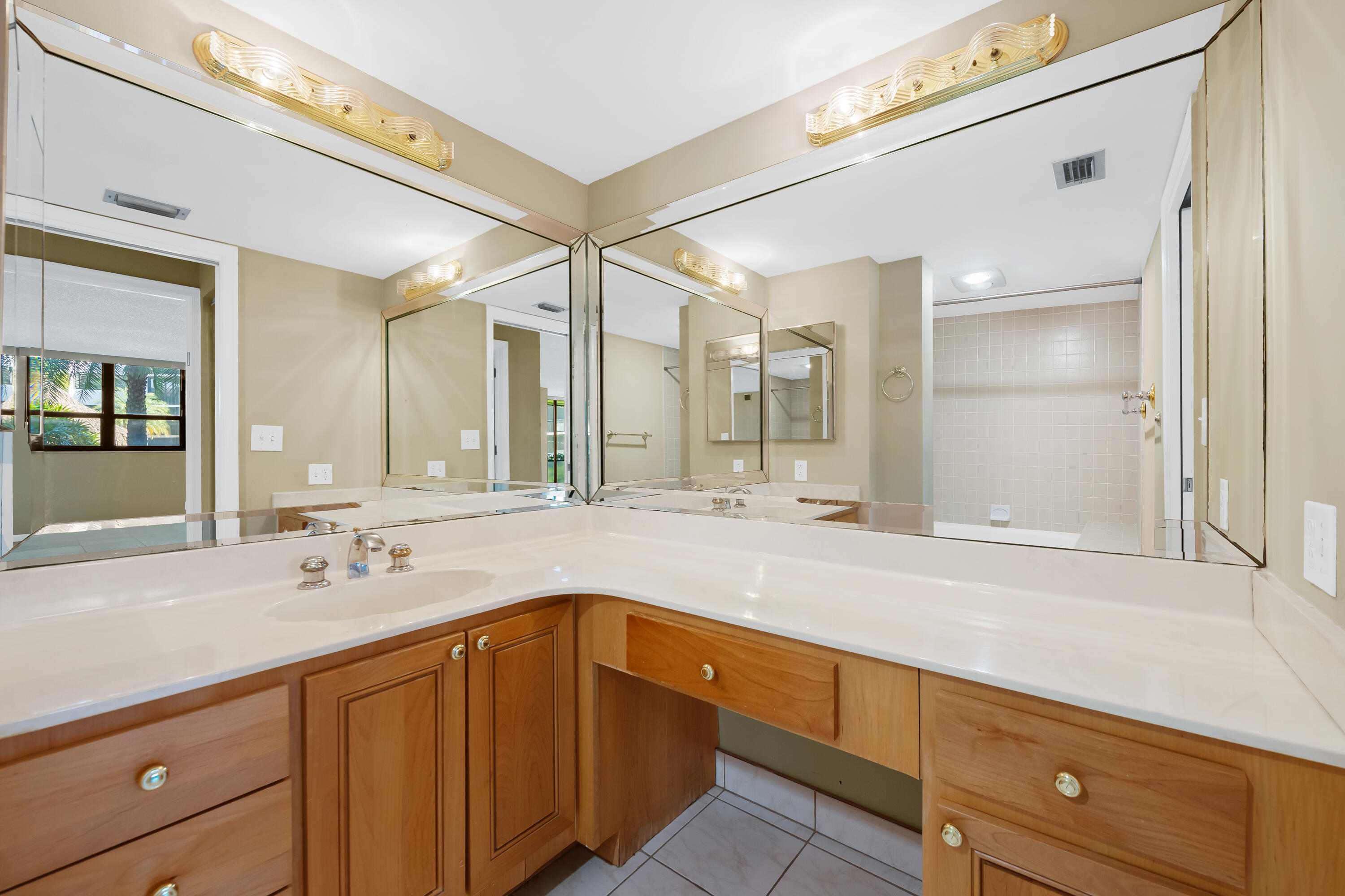 800 Jeffery Street, Unit 103 Boca Raton, FL 33487 - Photo 24 of 40 DSC_6555