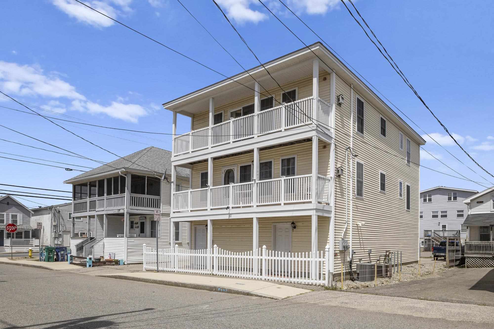 22 J Street, Unit 2 Hampton, NH 03842 - Photo 1 of 36 Gallery Image 1