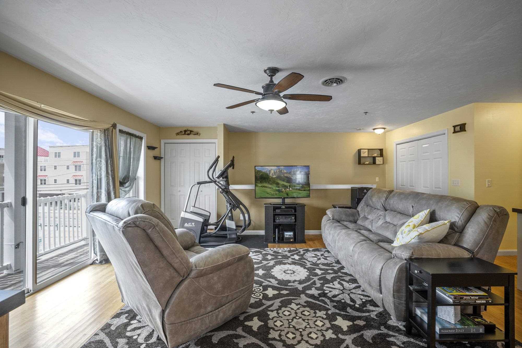 22 J Street, Unit 2 Hampton, NH 03842 - Photo 11 of 36 Gallery Image 11