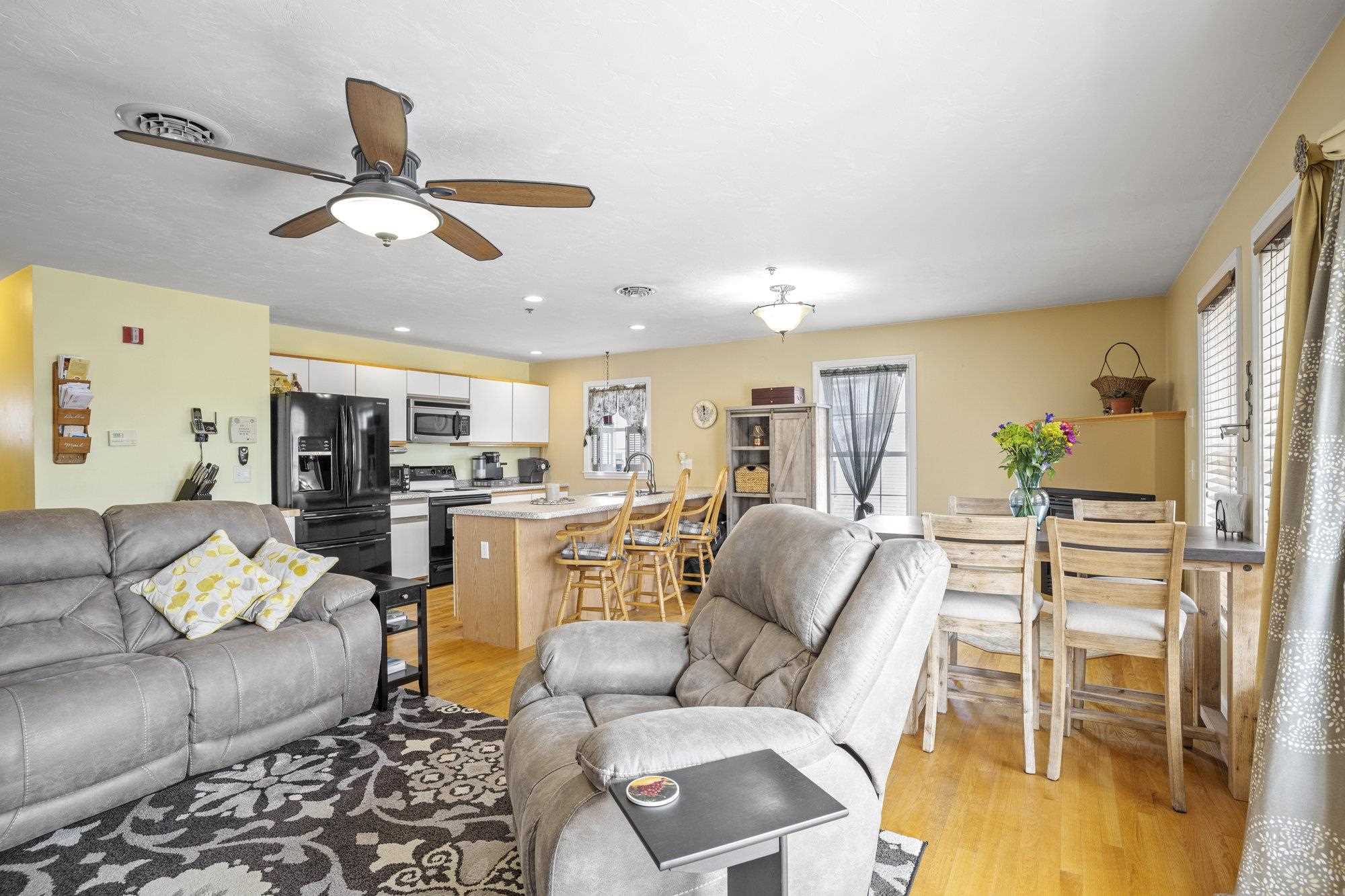 22 J Street, Unit 2 Hampton, NH 03842 - Photo 13 of 36 Gallery Image 13
