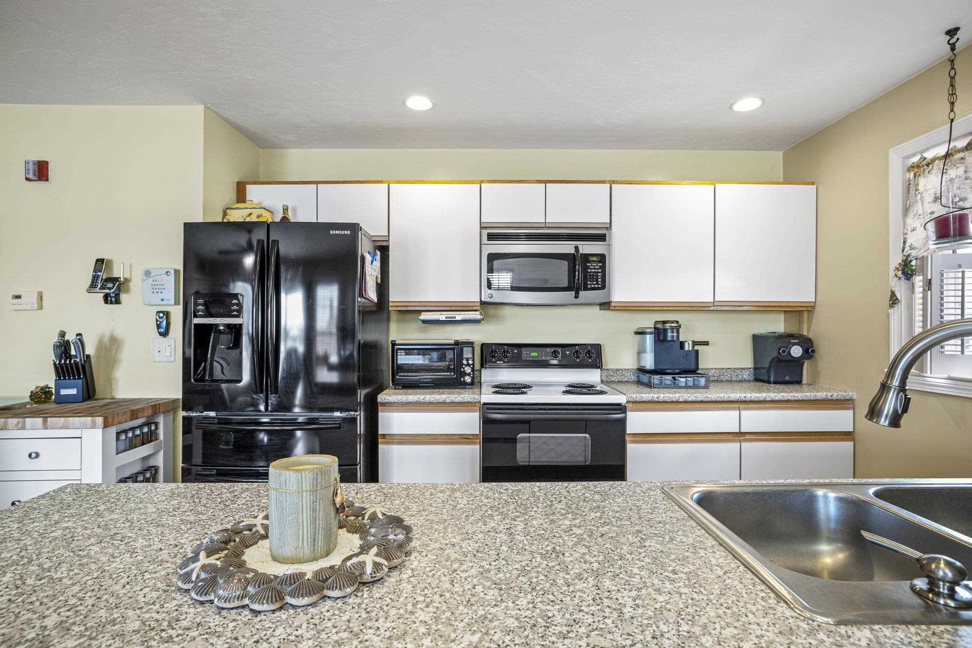 22 J Street, Unit 2 Hampton, NH 03842 - Photo 17 of 36 Gallery Image 17