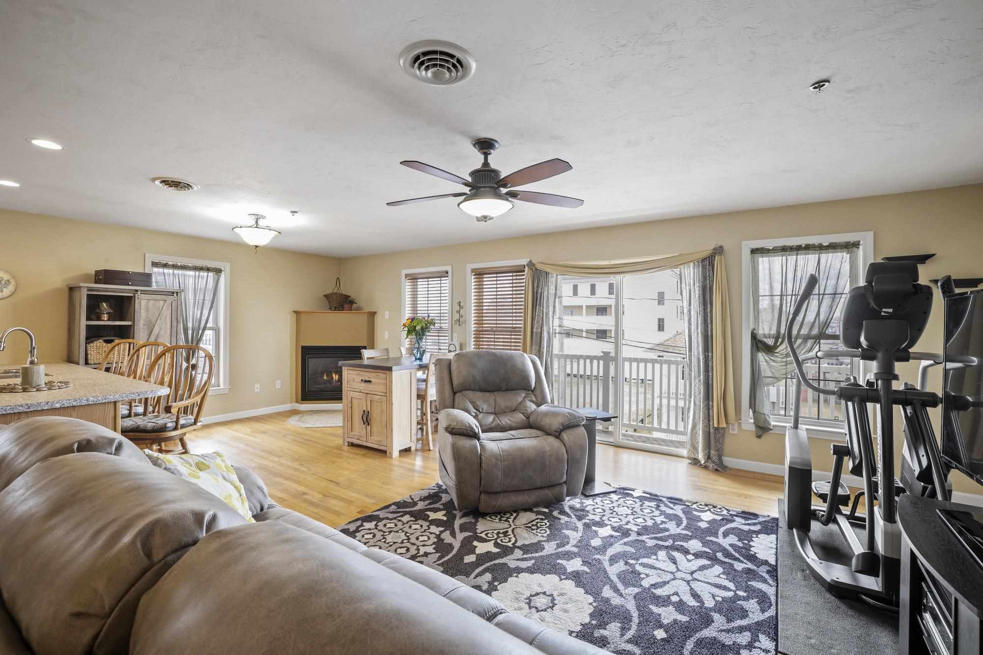 22 J Street, Unit 2 Hampton, NH 03842 - Photo 10 of 36 Gallery Image 10