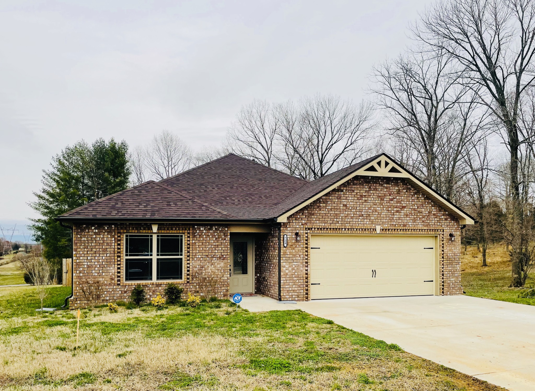 724 Salem Road Clarksville, TN 37040 - Photo 1 of 17 Gallery Image 1