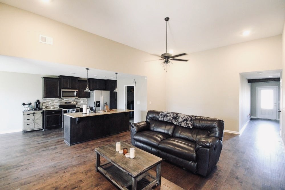 724 Salem Road Clarksville, TN 37040 - Photo 3 of 17 Gallery Image 3