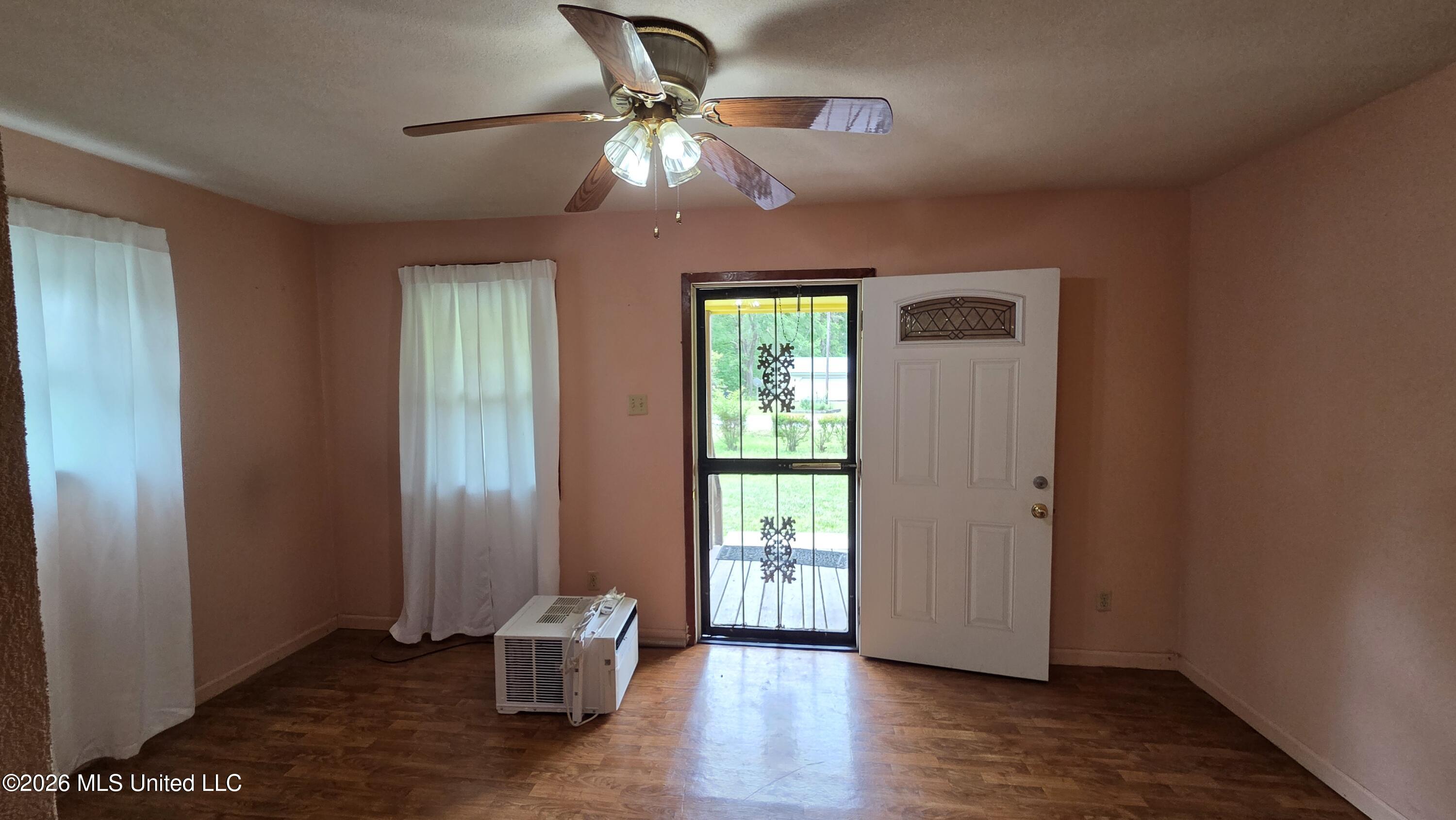 163 Waites Road Holly Springs, MS 38635 - Photo 7 of 15 livingrm