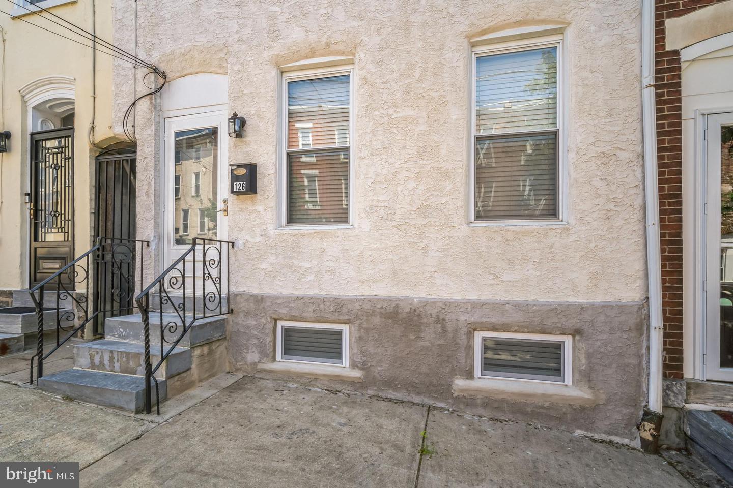 126 Ripka Street Philadelphia, PA 19127 - Photo 2 of 30 Gallery Image 2