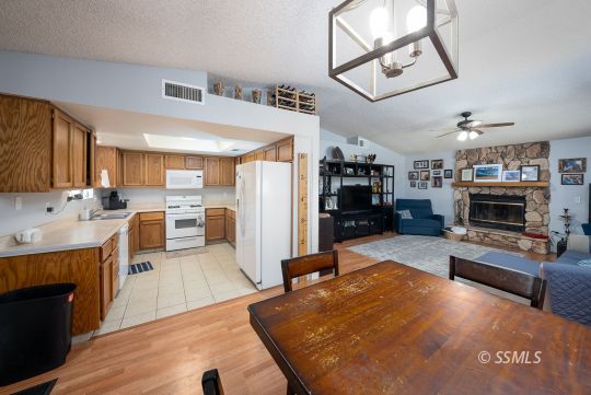801 East Church Avenue Ridgecrest, CA 93555 - Photo 7 of 31 Gallery Image 7