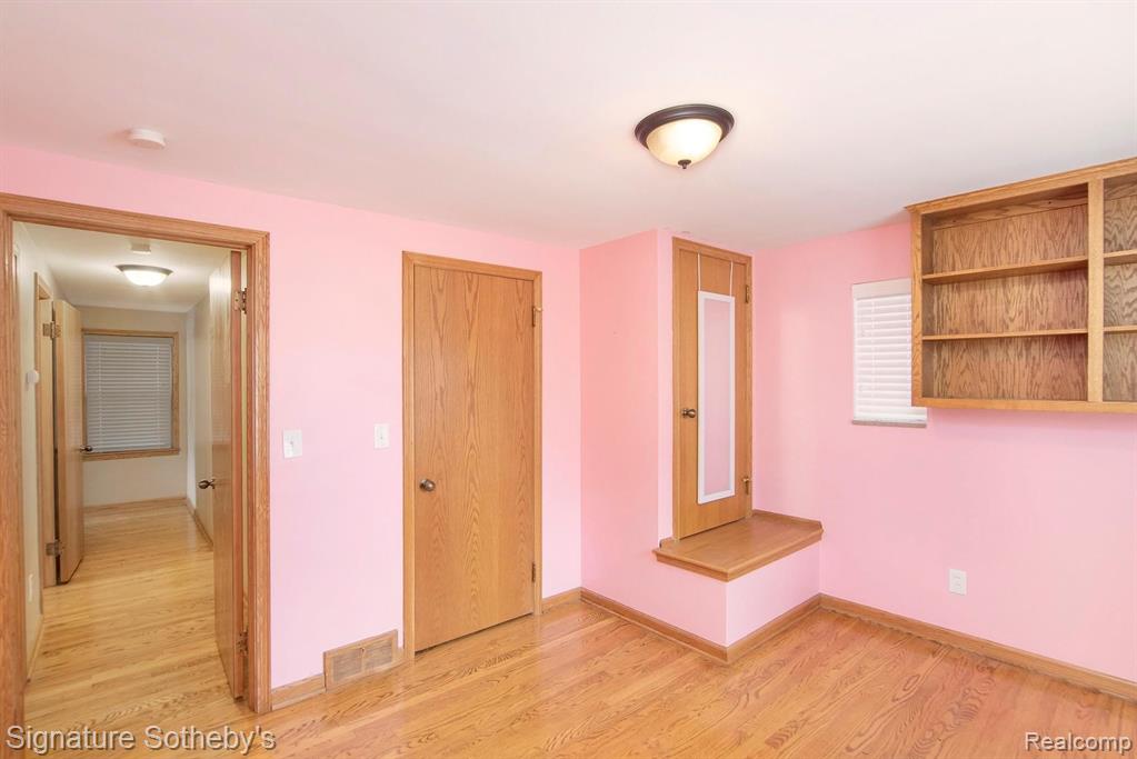 1964 Prestwick Road Grosse Pointe, MI 48236 - Photo 17 of 37