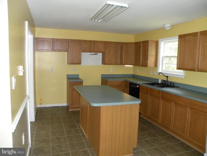 152 Ranson Estates Circle Ranson, WV 25438 - Photo 4 of 11 Kitchen