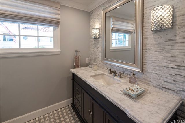 $2,850,000 | 3012 North Poinsettia Avenue, Manhattan Beach, CA 90266