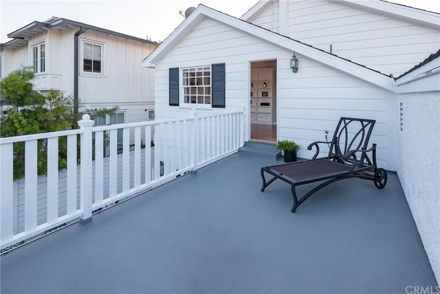 $2,850,000 | 3012 North Poinsettia Avenue, Manhattan Beach, CA 90266