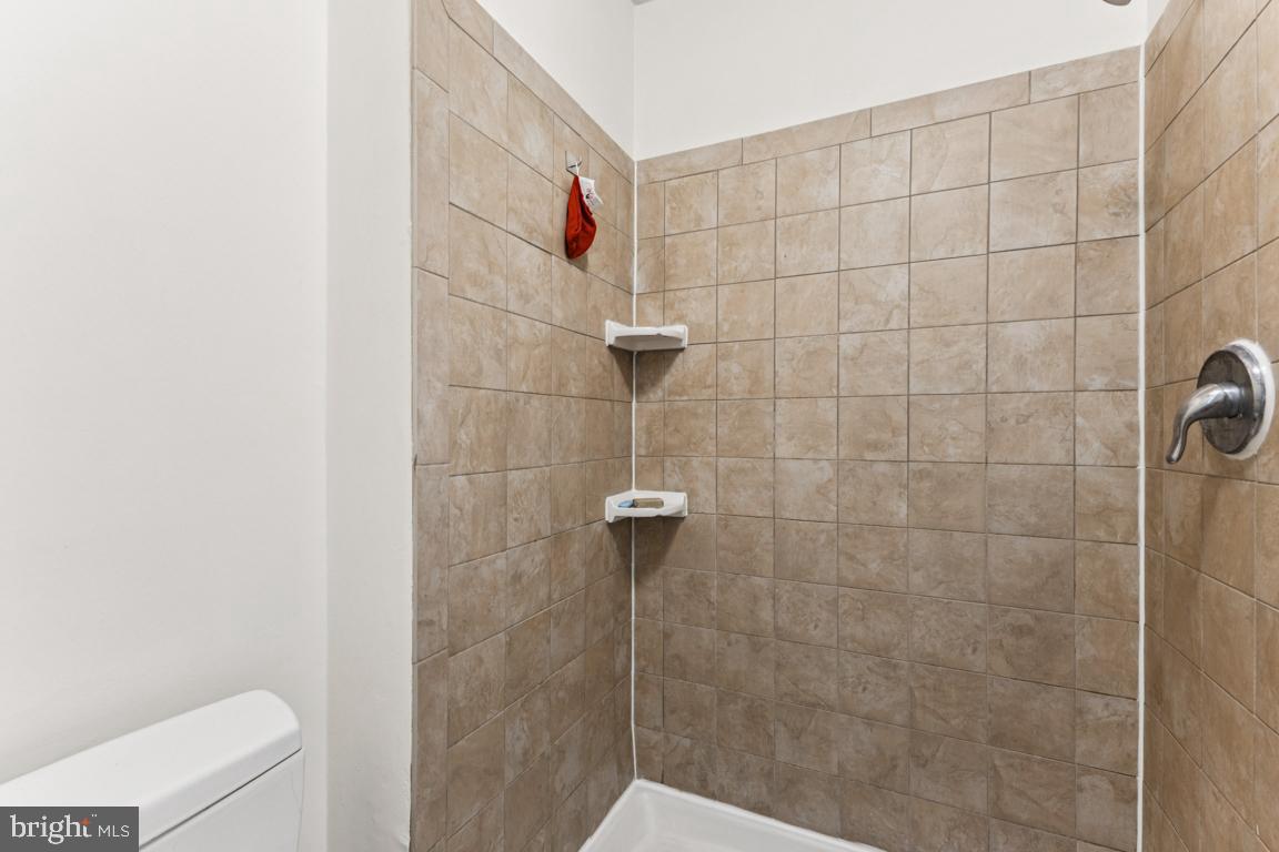 10255 Braddock Road Fairfax, VA 22032 - Photo 13 of 24