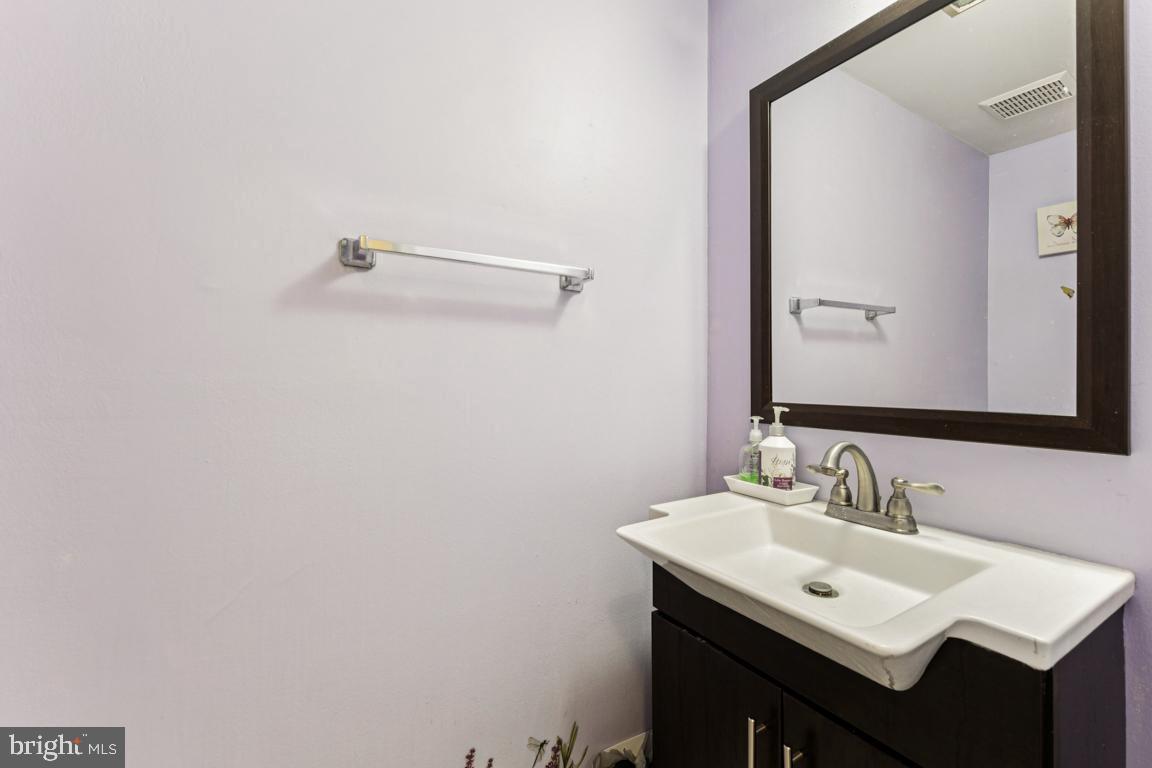 10255 Braddock Road Fairfax, VA 22032 - Photo 19 of 24