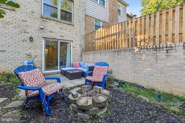 $574,900 | 10255 Braddock Road, Fairfax, VA 22032