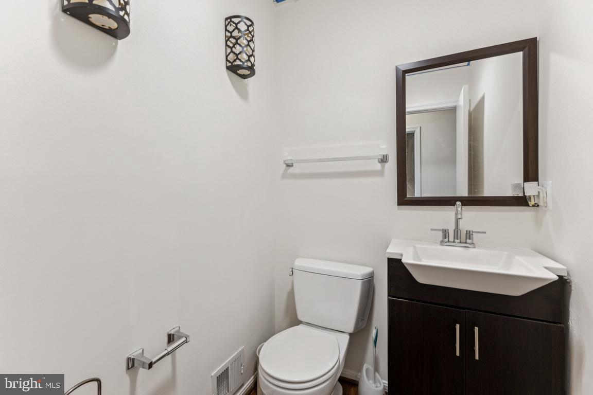 10255 Braddock Road Fairfax, VA 22032 - Photo 9 of 24