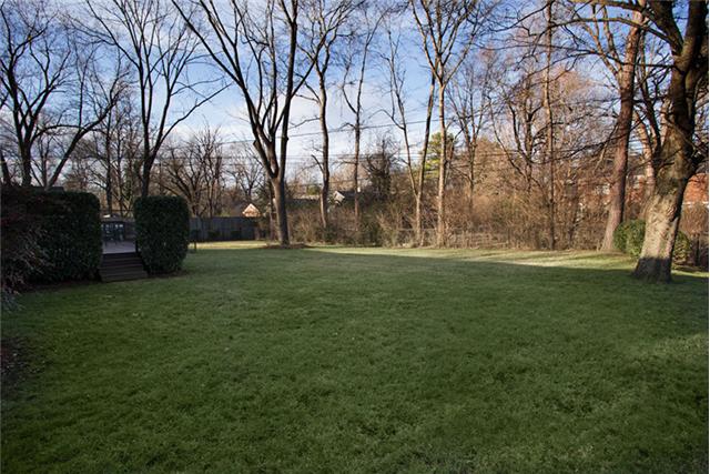 106 Alton Road Nashville, TN 37205 - Photo 14 of 15 Private, level .50 acre lot