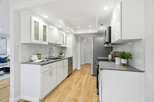 $948,000 | 410 Sheridan Avenue, Unit 103, Palo Alto, CA 94306