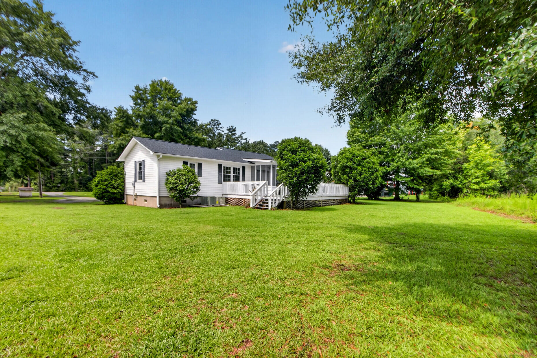 1824 Highway 61 Ridgeville, SC 29472 - Photo 33 of 35 33. Large yard