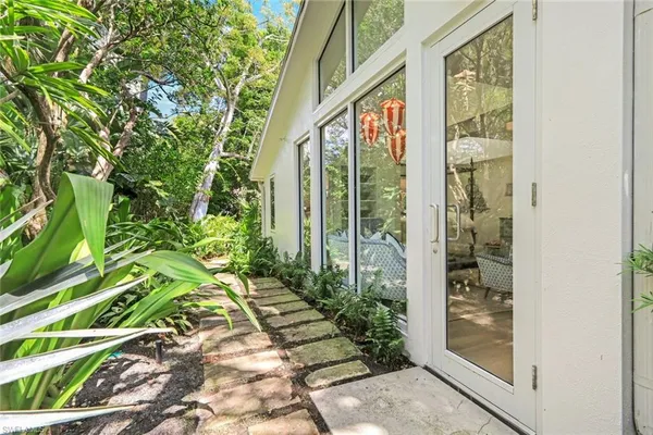 $30,000 | 295 6th Street North, Naples, FL 34102