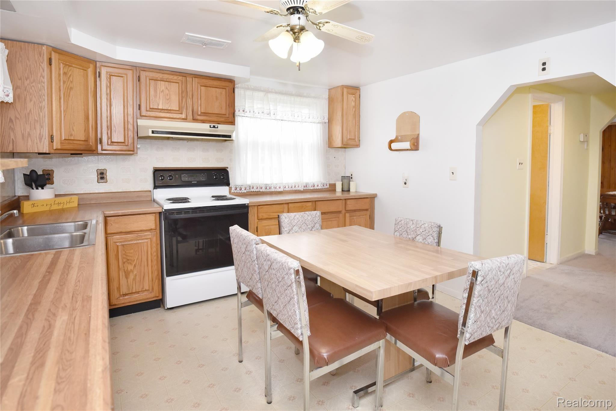 3155 Melvin Avenue Rochester, MI 48307 - Photo 13 of 26 3155 Melvin_13.JPG
