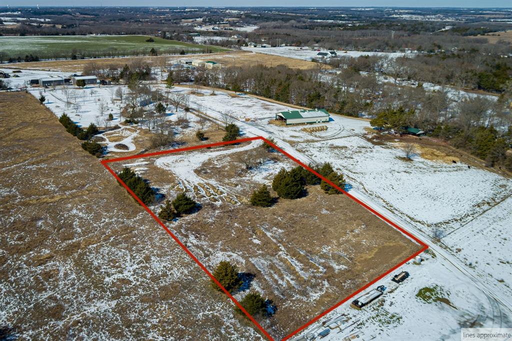 982 Willy Vester Road Van Alstyne, TX 75495 - Photo 8 of 28 a view of a lake with a mountain