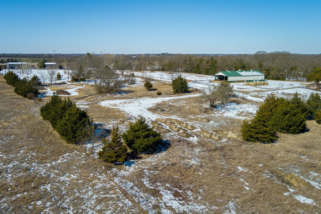 982 Willy Vester Road Van Alstyne, TX 75495 - Photo 10 of 28 a view of a parking area
