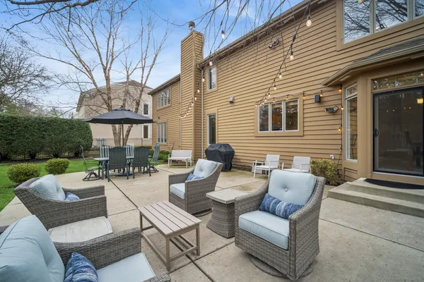 $989,000 | 2262 Carlyle Court, Buffalo Grove, IL 60089