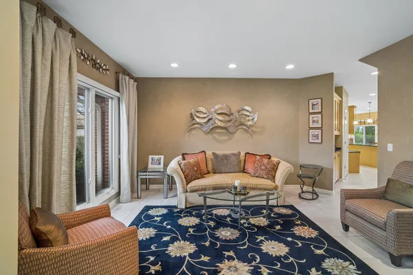 $989,000 | 2262 Carlyle Court, Buffalo Grove, IL 60089
