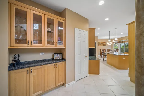 $989,000 | 2262 Carlyle Court, Buffalo Grove, IL 60089