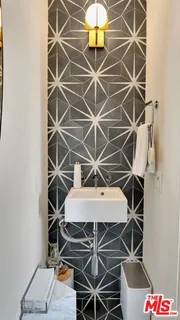 $1,645,000 | 9009 Lloyd Place, West Hollywood, CA 90069