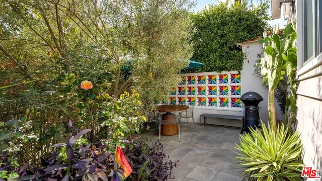 a picture of flowers