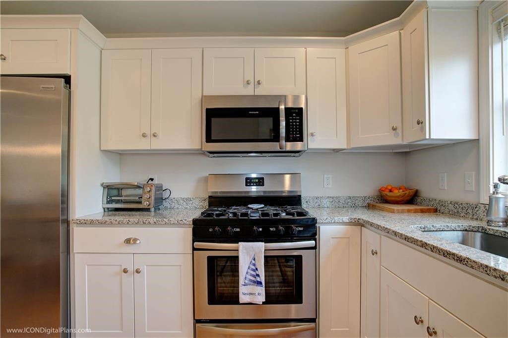 56 Mariner Way Middletown, RI 02842 - Photo 13 of 28