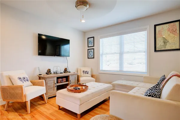 $3,000 | 56 Mariner Way, Middletown, RI 02842