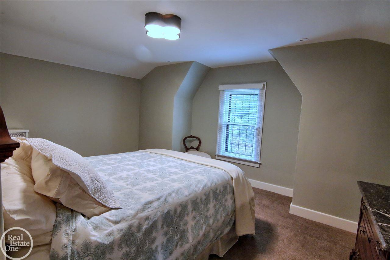 176 Moran Road Grosse Pointe Farms, MI 48236 - Photo 19 of 29
