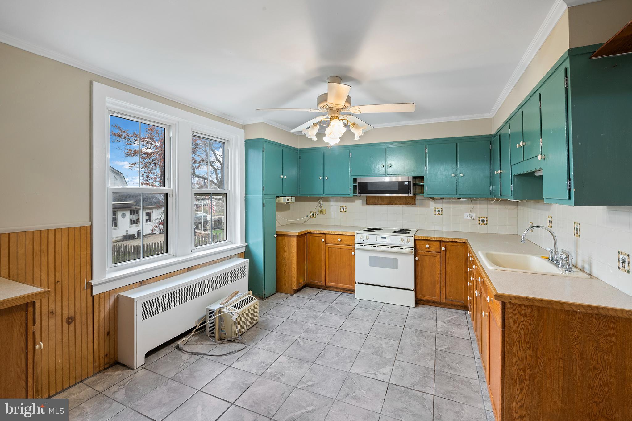 511 Broad Street Spring City, PA 19475 - Photo 8 of 25 Gallery Image 8