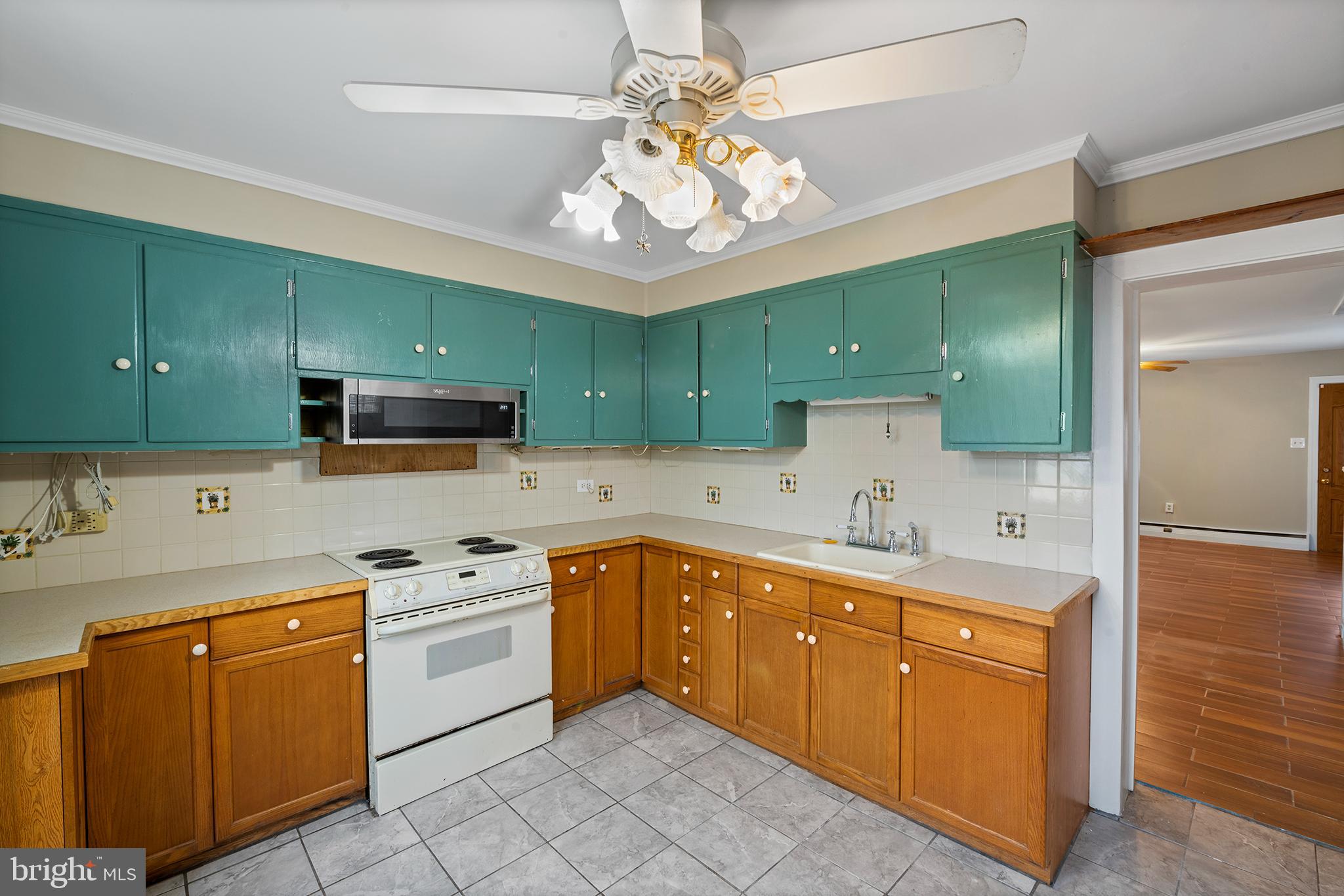 511 Broad Street Spring City, PA 19475 - Photo 9 of 25 Gallery Image 9