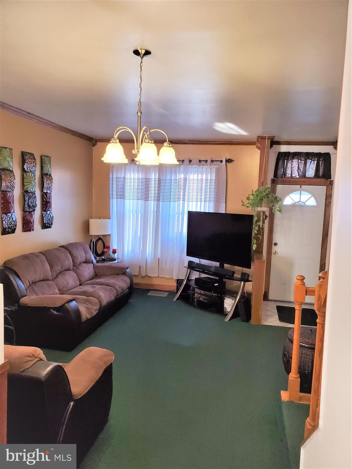 513 Ritter Street Reading, PA 19601 - Photo 12 of 33 Living room