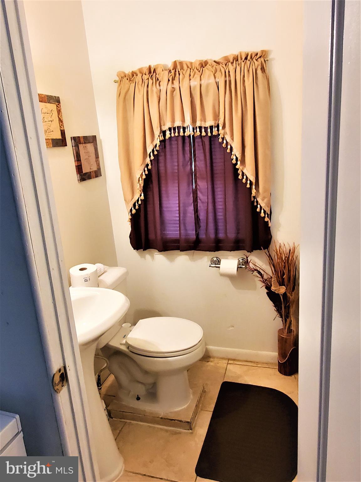 513 Ritter Street Reading, PA 19601 - Photo 28 of 33 New half bath on main floor