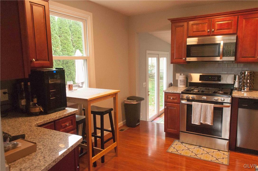 463 Locust Road Hellertown, PA 18055 - Photo 4 of 15 Gallery Image 4