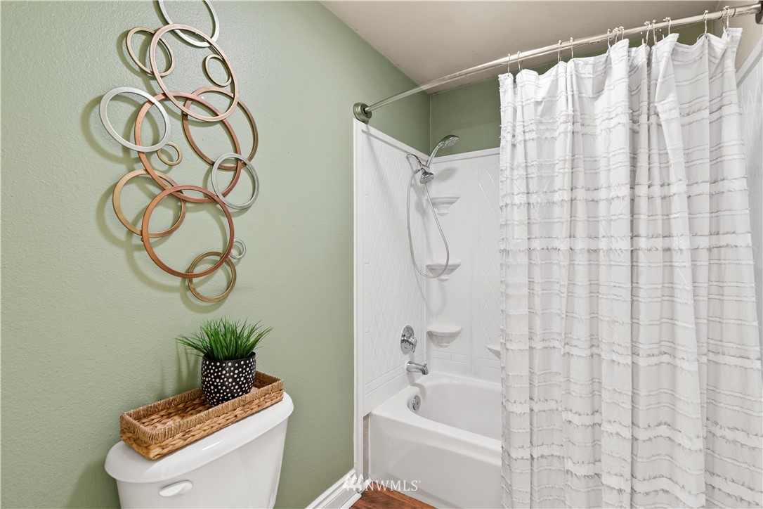4321 234th Place Southeast Bothell, WA 98021 - Photo 13 of 25 a bathroom with a toilet and a shower