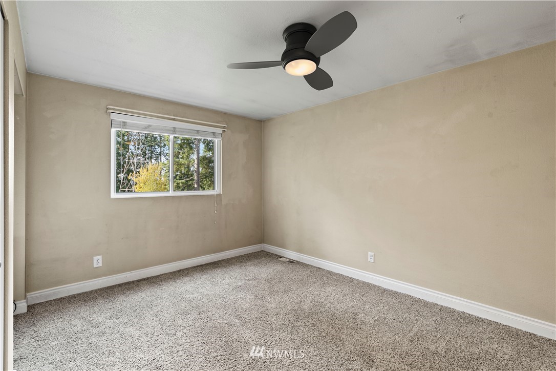 4321 234th Place Southeast Bothell, WA 98021 - Photo 20 of 25 an empty room with a window