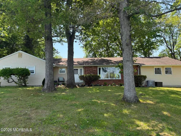 $1,250,000 | 193 Burlington Path Road, Cream Ridge, NJ 08514