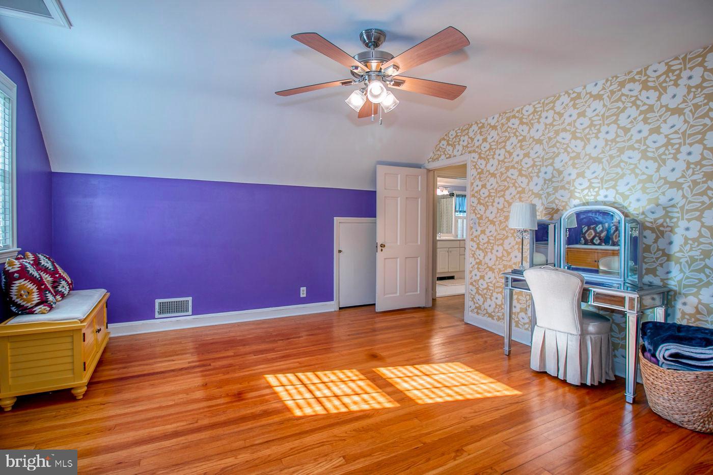 103 Greenbrier Road Towson, MD 21286 - Photo 34 of 53 Large bedroom with ceiling fan - #4